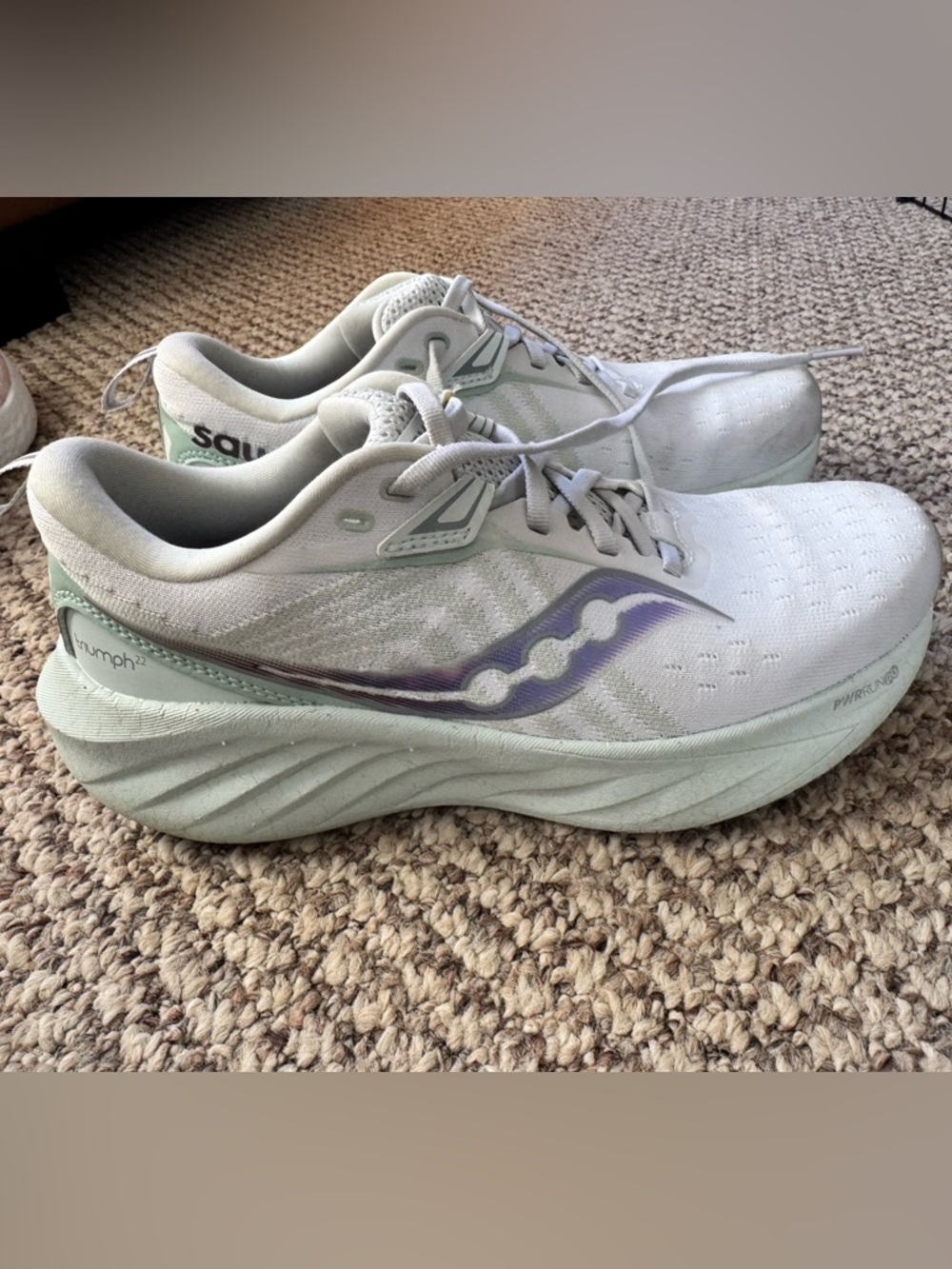 Saucony Triumph 22 Running Shoes size 8